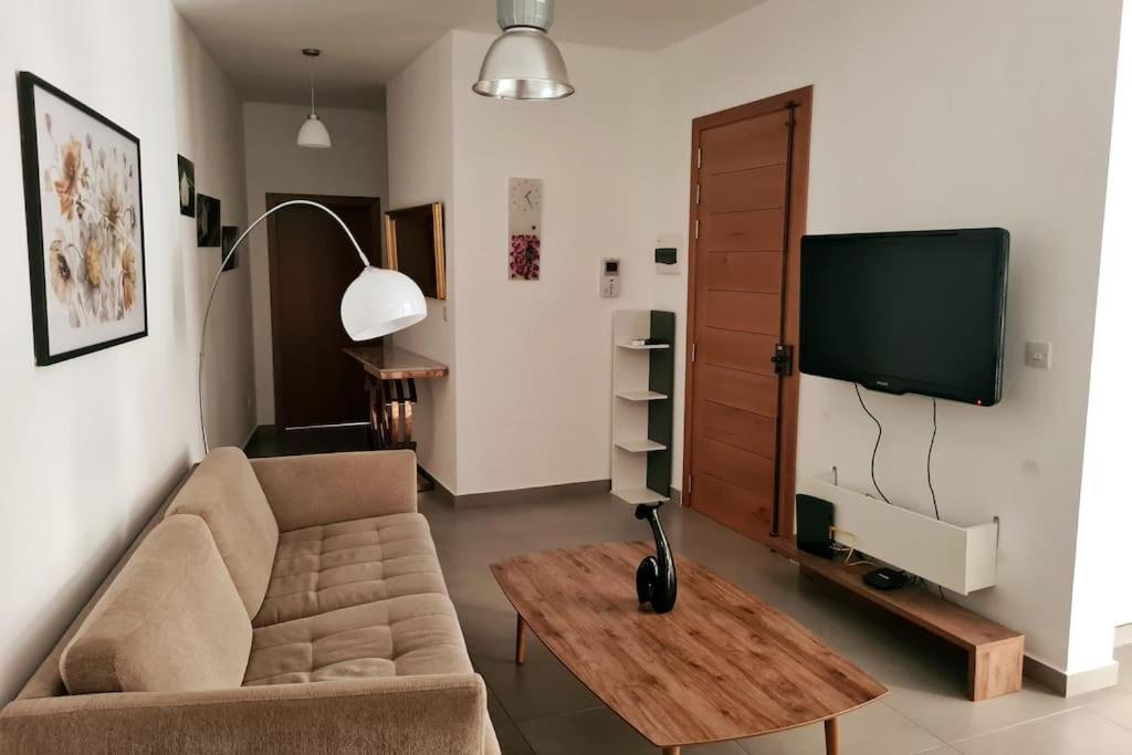 Cozy Inside.City & Beach Outside Διαμέρισμα Σλιέμα Εξωτερικό φωτογραφία