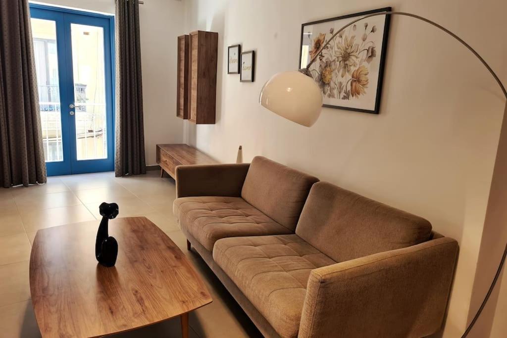 Cozy Inside.City & Beach Outside Διαμέρισμα Σλιέμα Εξωτερικό φωτογραφία