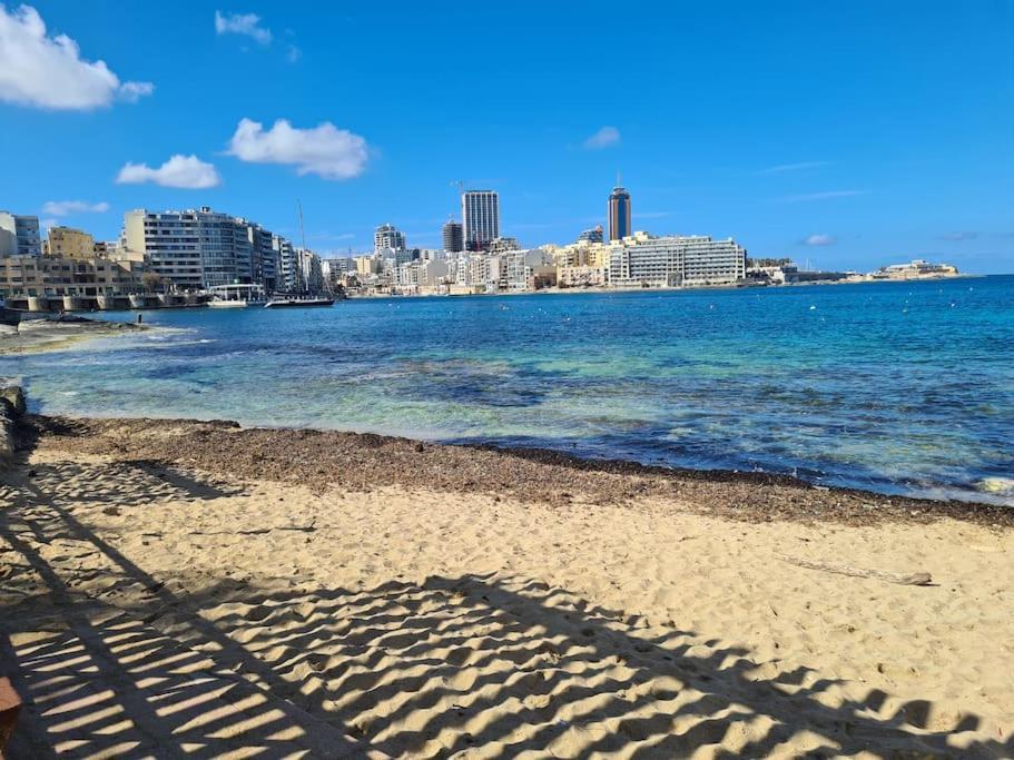 Cozy Inside.City & Beach Outside Διαμέρισμα Σλιέμα Εξωτερικό φωτογραφία