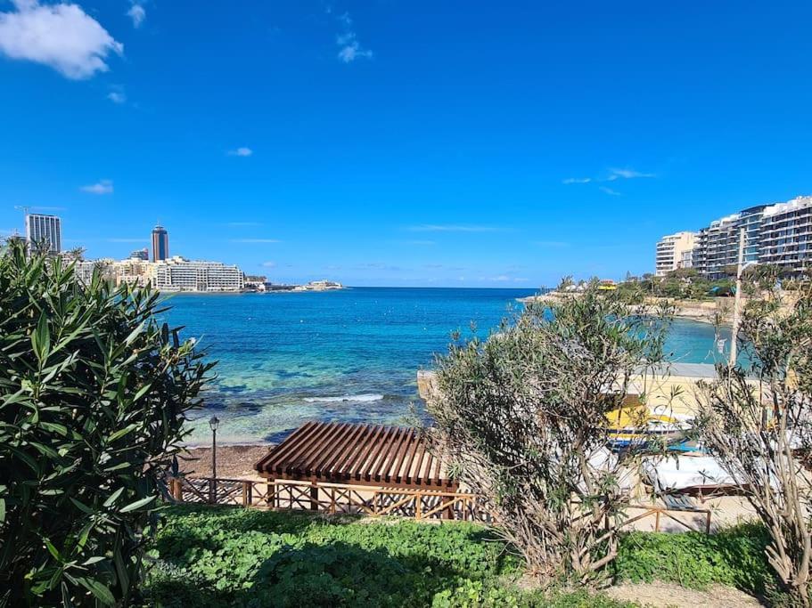 Cozy Inside.City & Beach Outside Διαμέρισμα Σλιέμα Εξωτερικό φωτογραφία