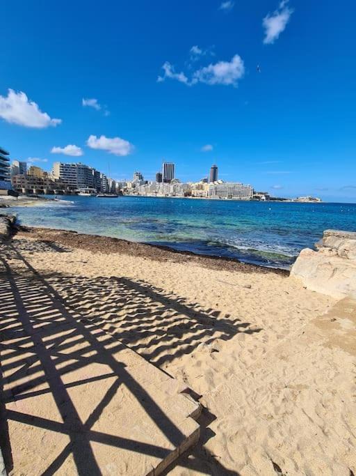 Cozy Inside.City & Beach Outside Διαμέρισμα Σλιέμα Εξωτερικό φωτογραφία